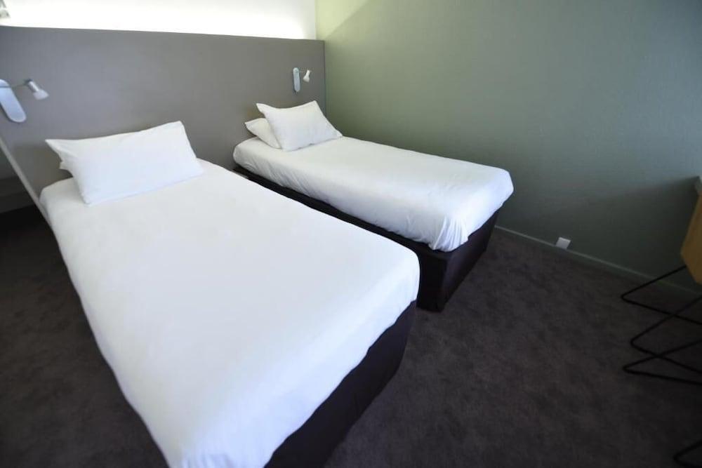 Campanile Annecy ~ Metz-Tessy Hotel Ngoại thất bức ảnh
