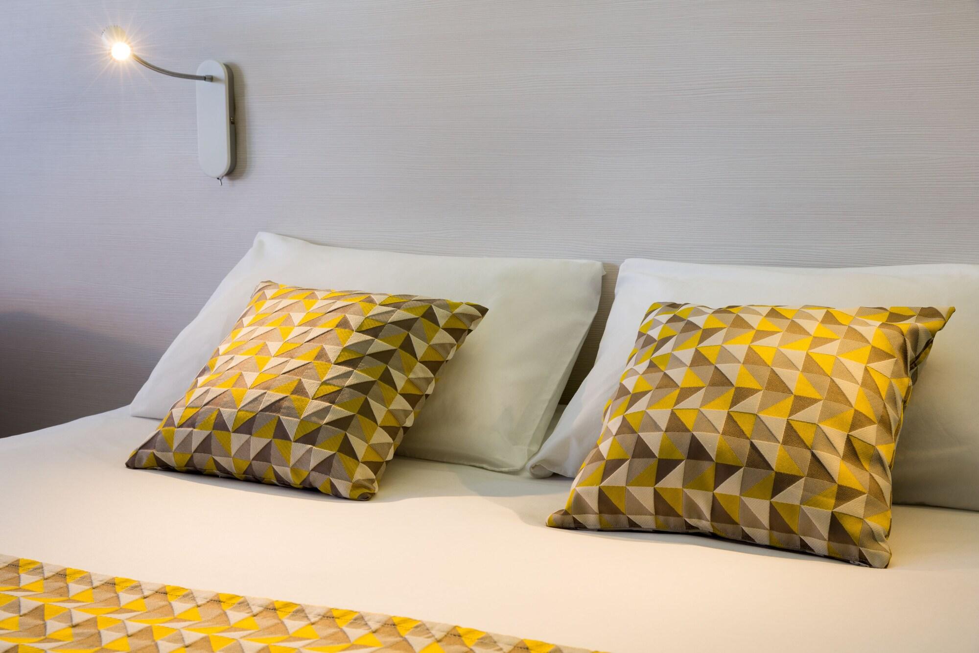 Campanile Annecy ~ Metz-Tessy Hotel Ngoại thất bức ảnh