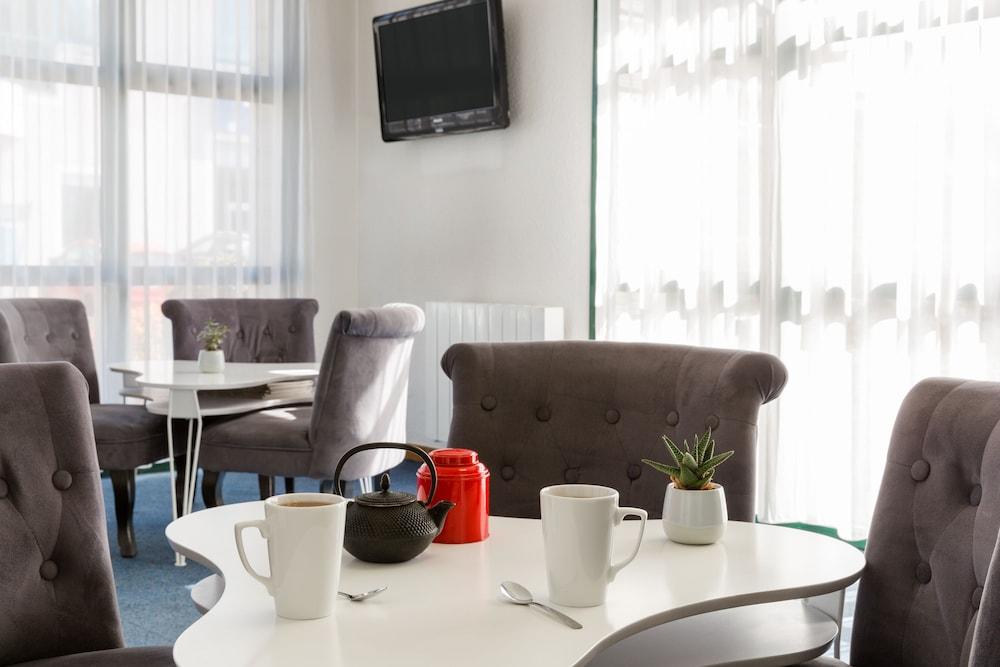Campanile Annecy ~ Metz-Tessy Hotel Ngoại thất bức ảnh