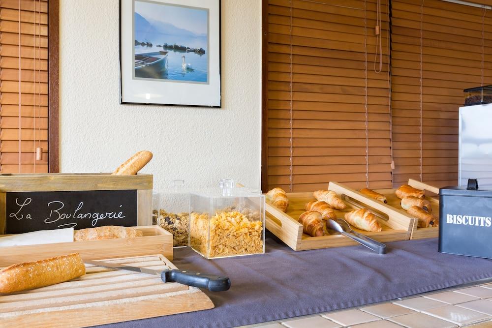 Campanile Annecy ~ Metz-Tessy Hotel Ngoại thất bức ảnh
