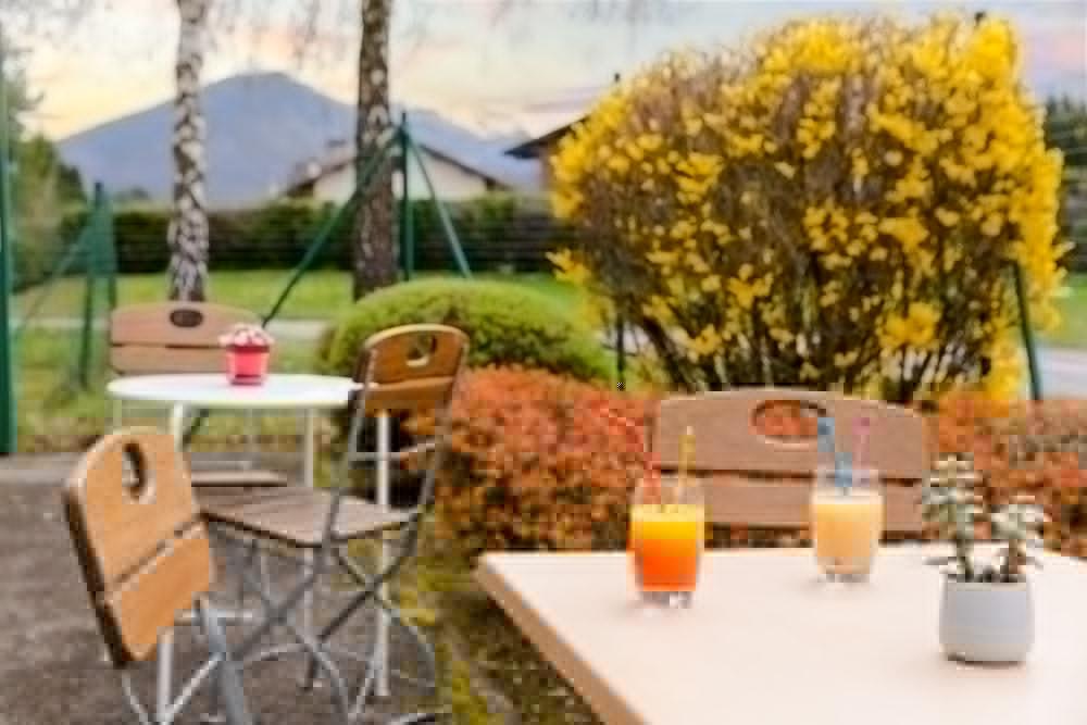 Campanile Annecy ~ Metz-Tessy Hotel Ngoại thất bức ảnh